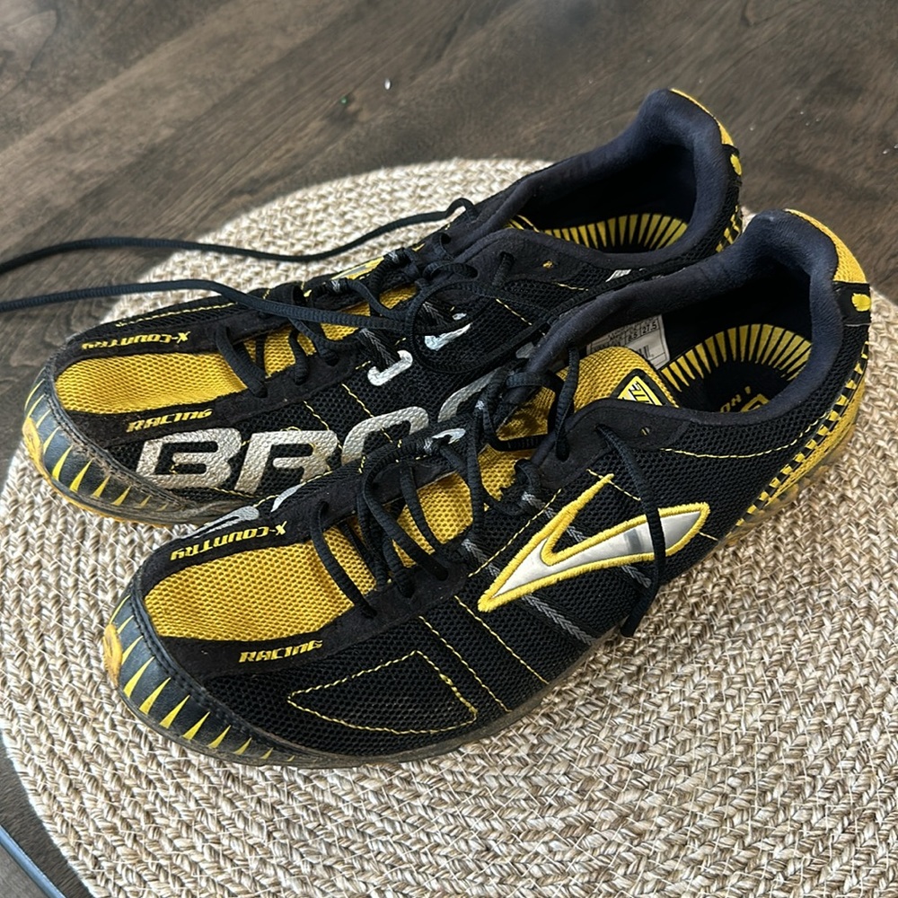 Brooks Mach 12 Men's Cross Country Running Shoes Size 9 Spikeless Black Yellow